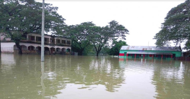 অতিবৃষ্টি পাহাড়ি ঢলে বিভিন্ন জেলায় বন্যা