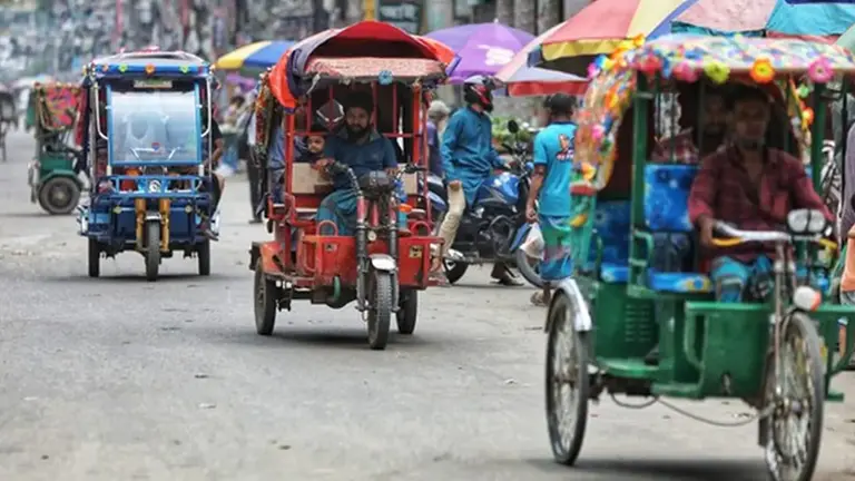 জ্বালানি সংকটে অটোরিকশা ভালো সাপোর্ট দিচ্ছে: প্রধানমন্ত্রীর উপদেষ্টা