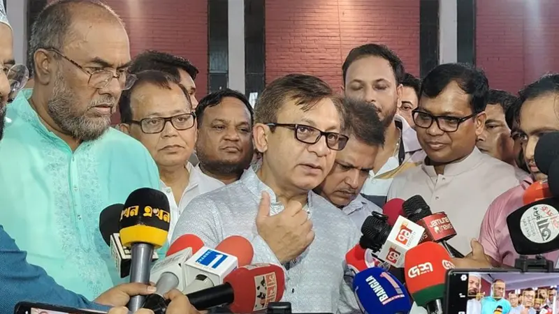 চামড়া শিল্পকে বিলিয়ন ডলারের রপ্তানি খাত হিসেবে গড়ে তোলা হবে: বাণিজ্যমন্ত্রী