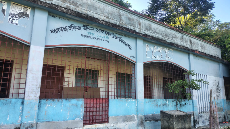 পাবনায় স্কুলের কম্পিউটার ল্যাব থেকে ১৭টি ল্যাপটপ চুরি